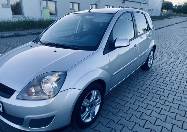 Ford Fiesta cena 8900 przebieg: 236400, rok produkcji 2007 z Sztum małe 379